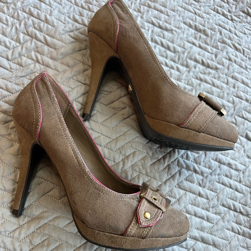 Brown Suede Pumps